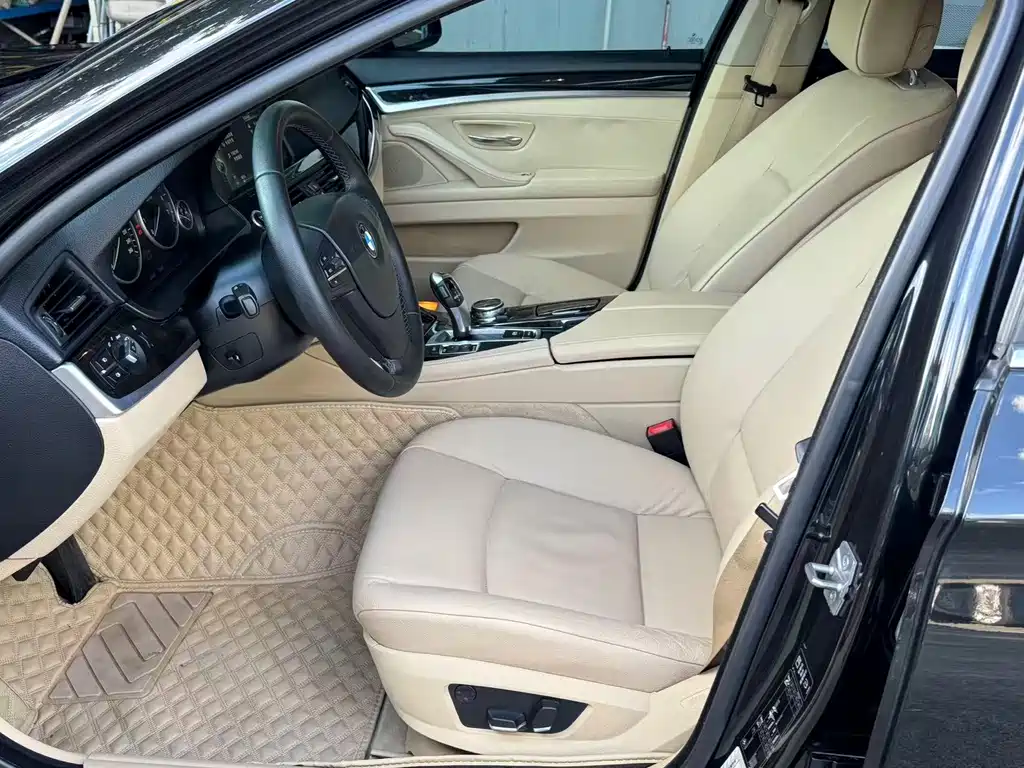 BMW 5 Series — миниатюра 11
