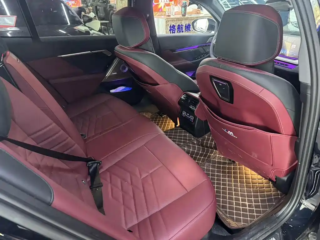 BMW 5 Series — миниатюра 7