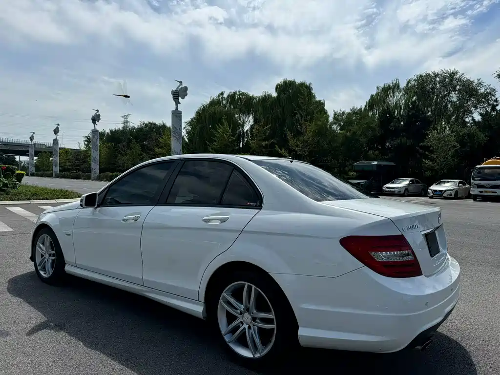 Mercedes-Benz C-Class — миниатюра 9