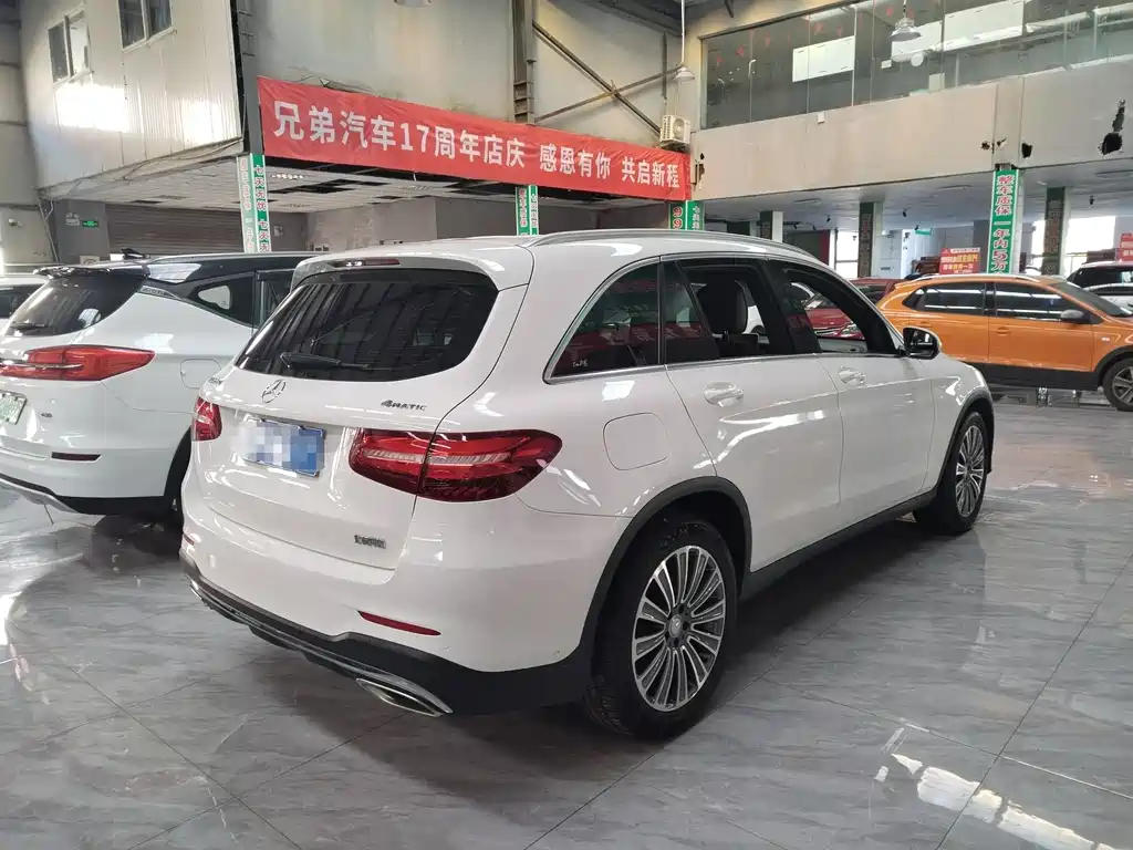 MERCEDES-BENZ GLC