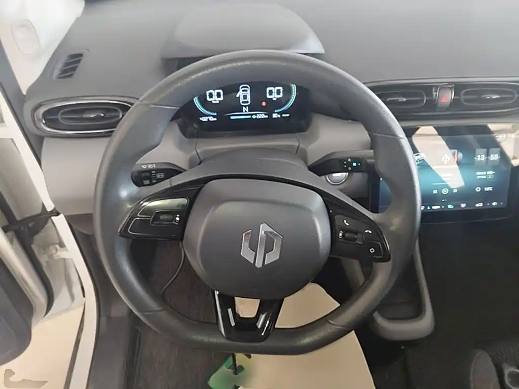 Leapmotor Leapmotor T03 — миниатюра 11