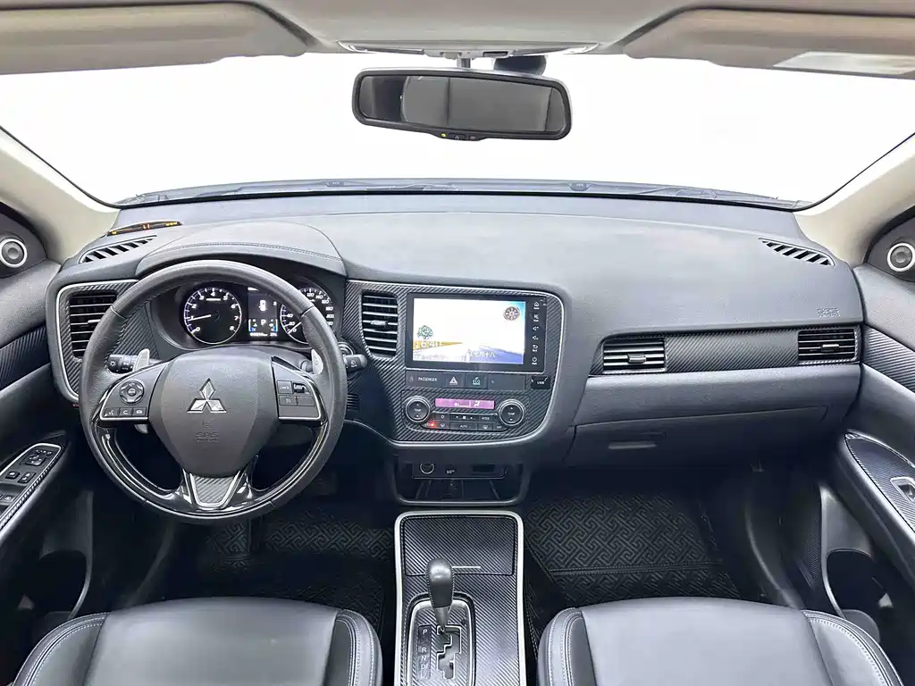 Mitsubishi Outlander — миниатюра 7
