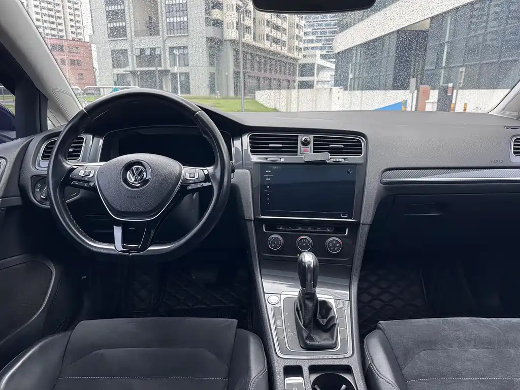 Volkswagen Golf — миниатюра 17