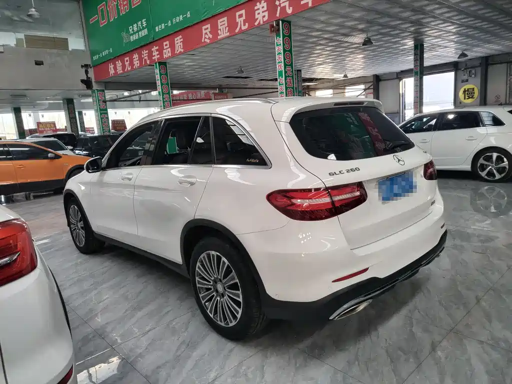 MERCEDES-BENZ GLC