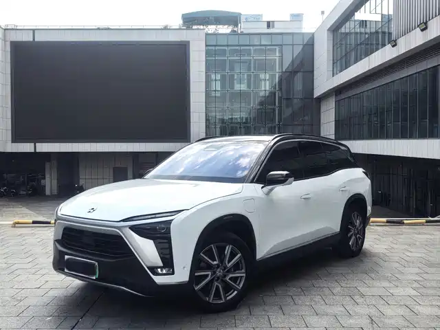 NIO ES8