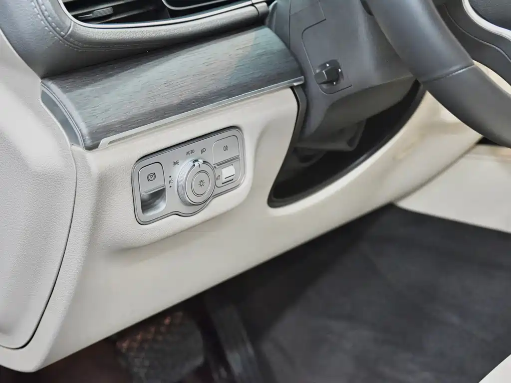 Mercedes-Benz GLE (Import) — миниатюра 17