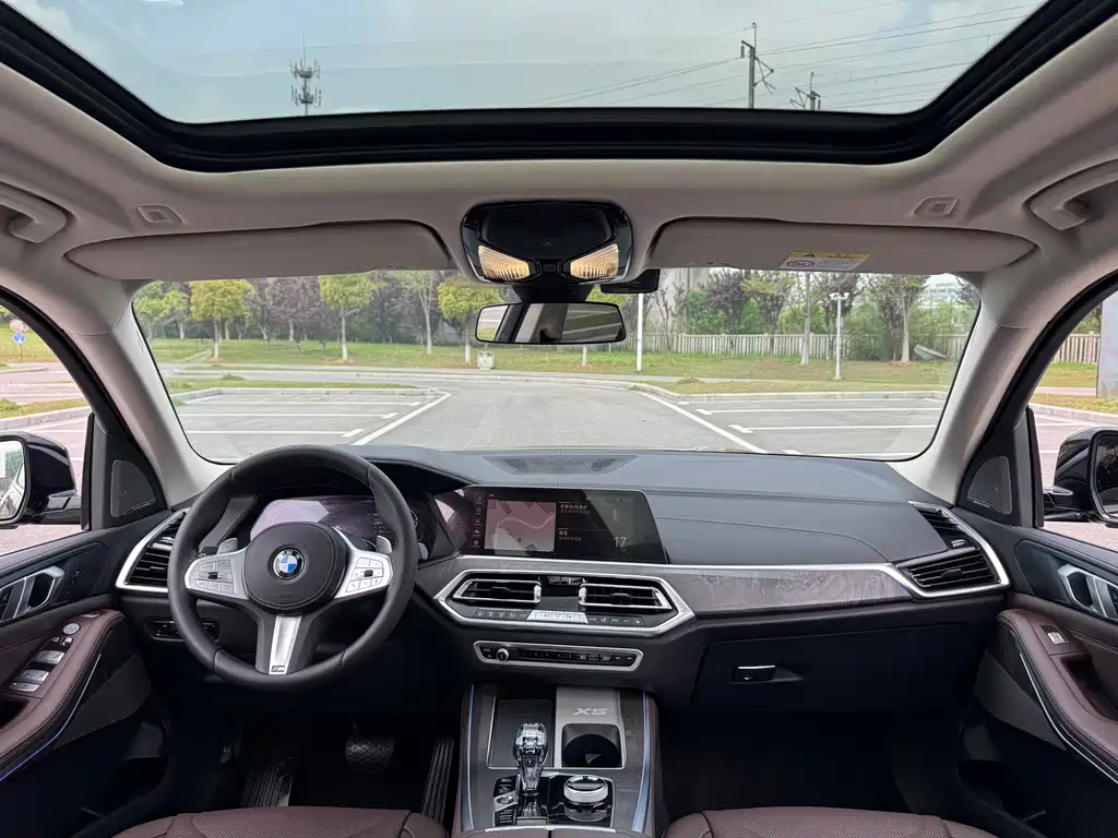 BMW X5 2022 xDrive 30Li M Sport