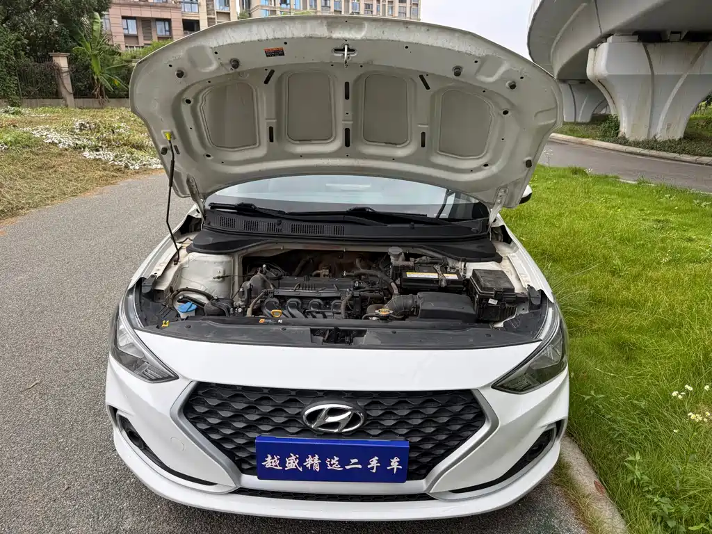 Hyundai Elantra — миниатюра 20