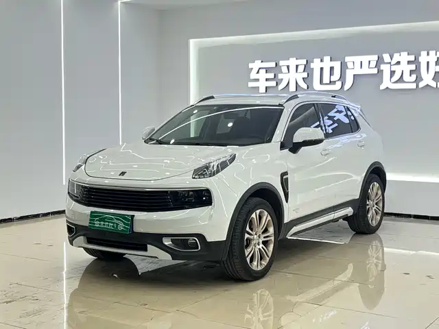 2018 Lynk & Co 01