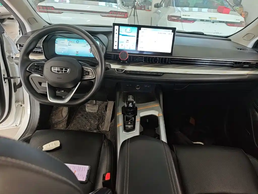Geely Emgrand L HiP L HiP 2022 1.5TD-DHT Pro 100KM Super