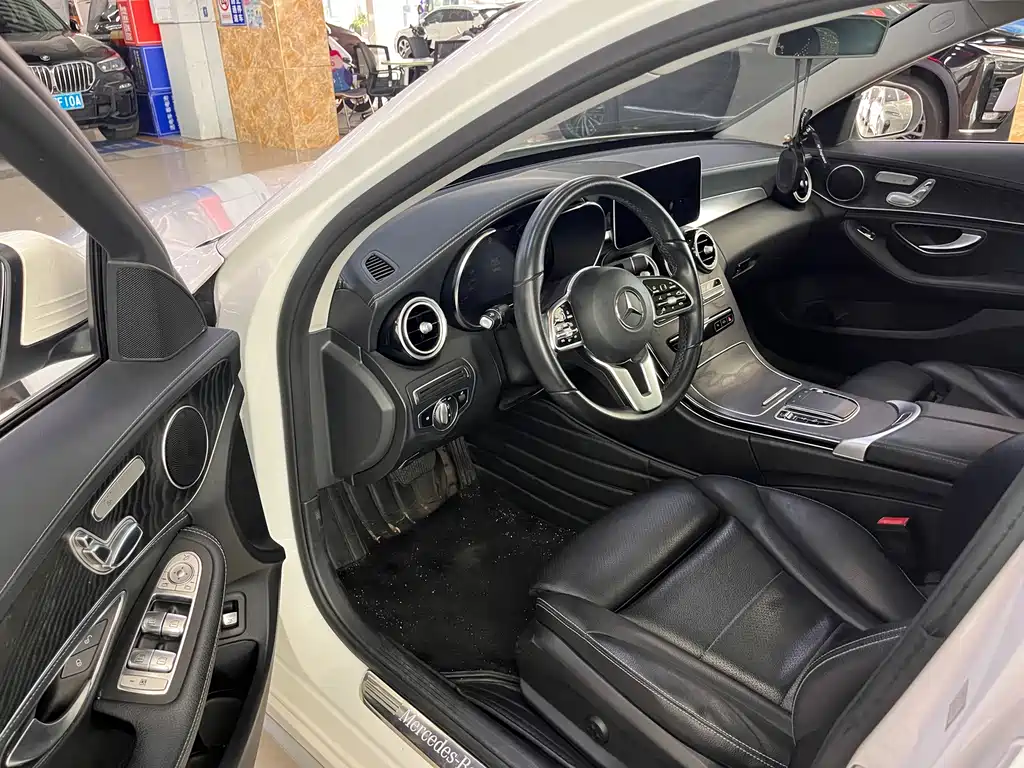 Mercedes-Benz C-Class — миниатюра 2