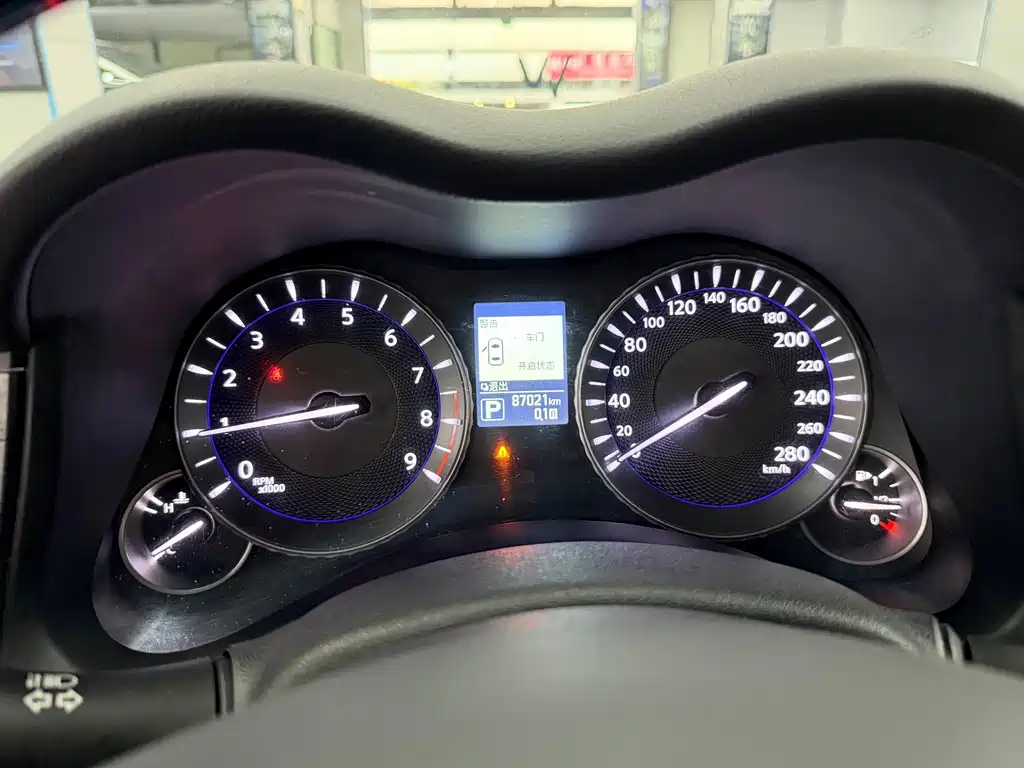 Infiniti Q70 Q70L 2.5L Elite Edition, фото 6