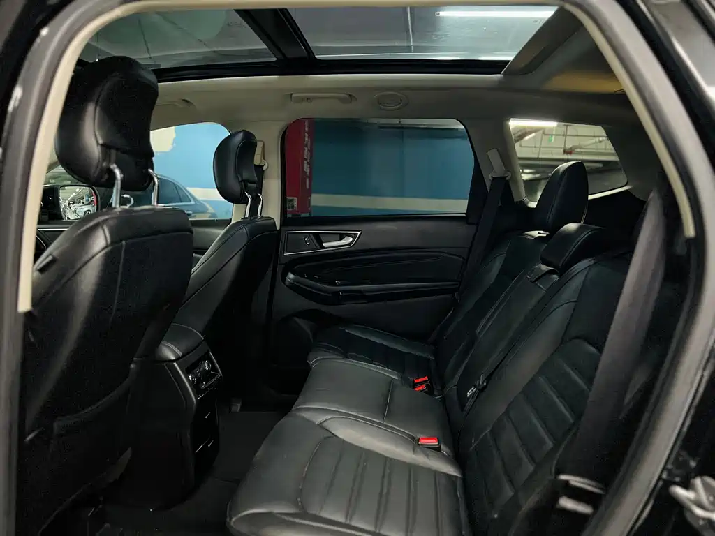 Ford Edge — миниатюра 11