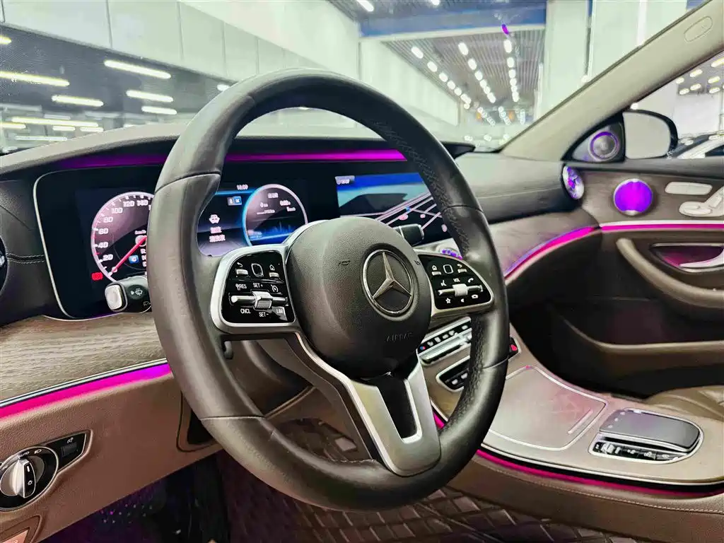 Mercedes-Benz E-Class — миниатюра 13