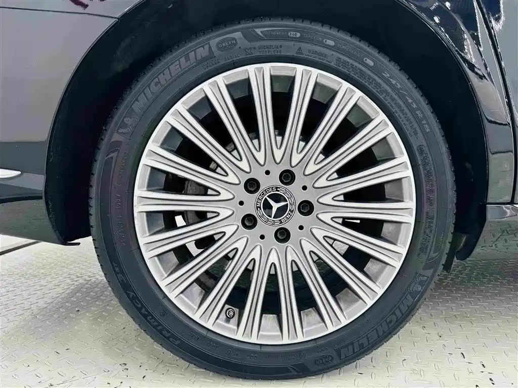 Mercedes-Benz E-Class — миниатюра 25
