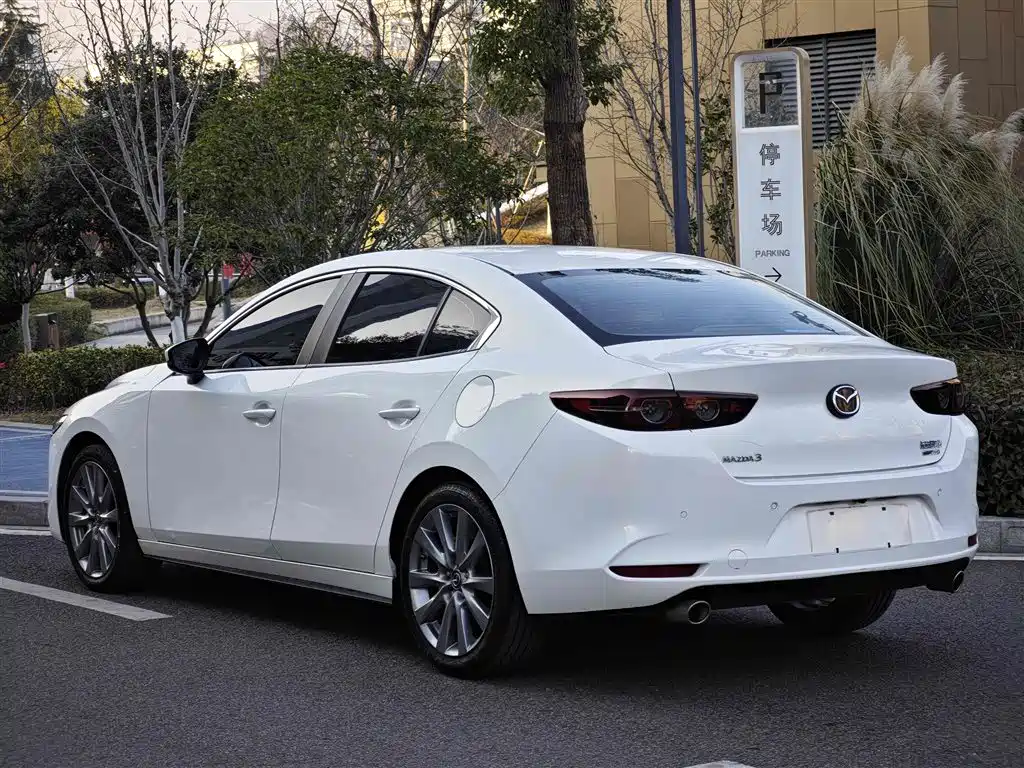 MAZDA 3 ANGKESAILA