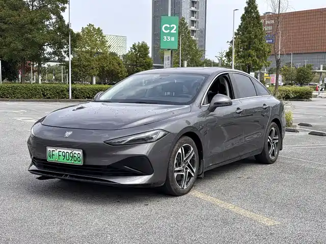 2025 Roewe D7 DMH