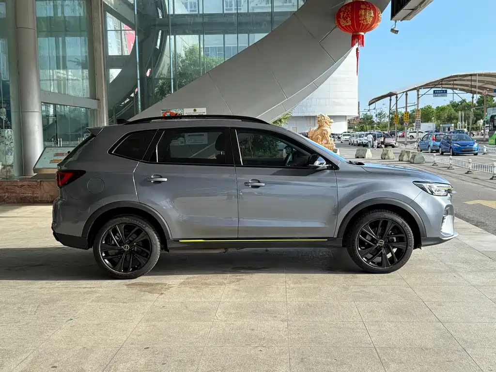 Roewe RX5 New Energy — миниатюра 13