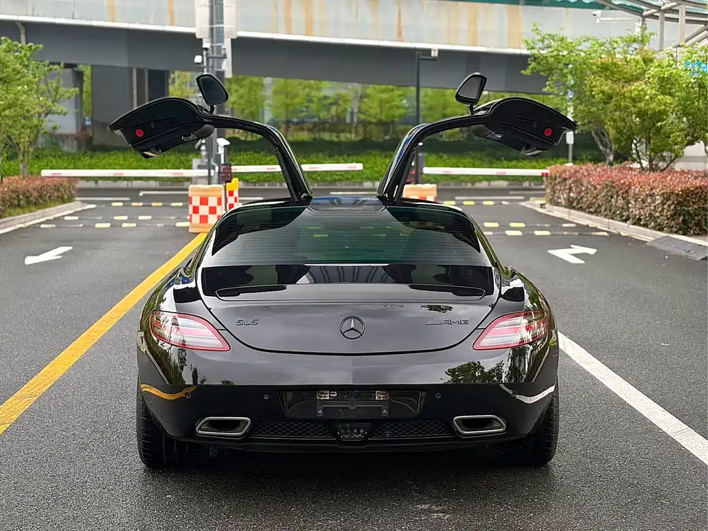 Mercedes-Benz SLS AMG — миниатюра 4