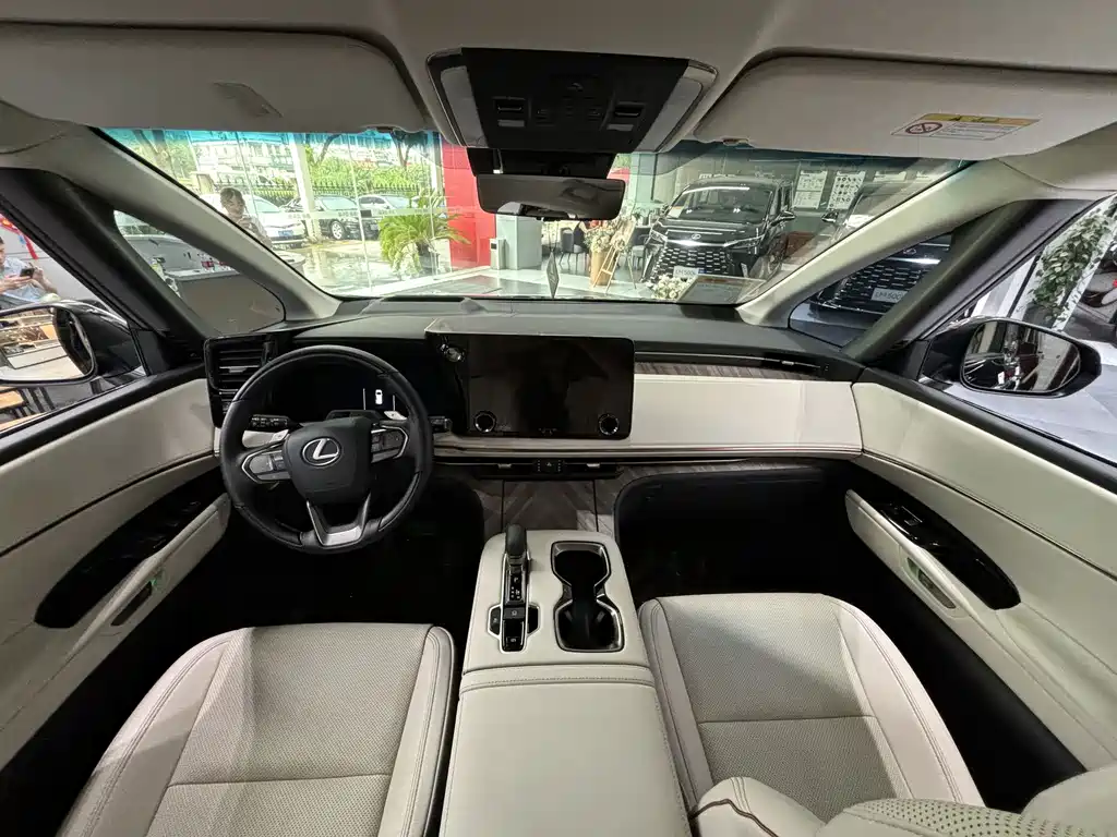 Lexus LM — миниатюра 14