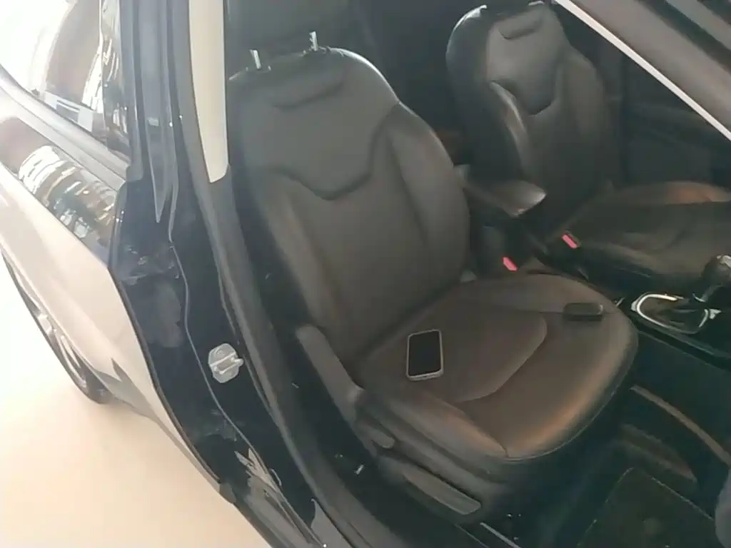 Jeep Compass — миниатюра 25