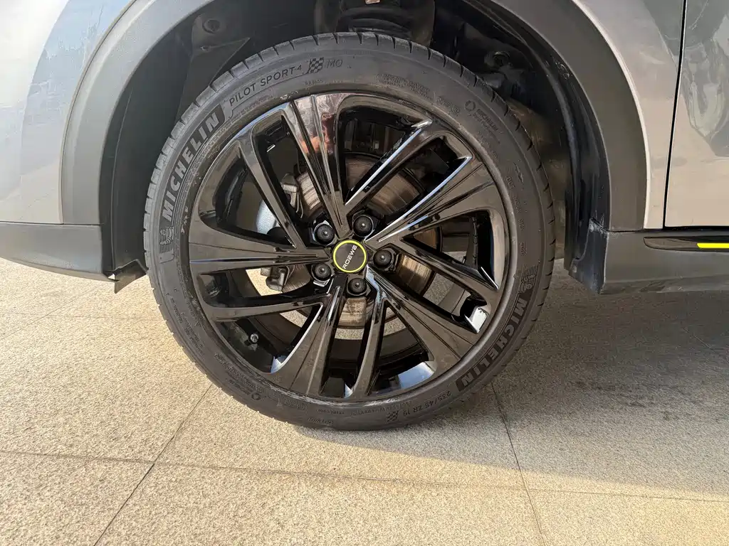 Roewe RX5 New Energy — миниатюра 18