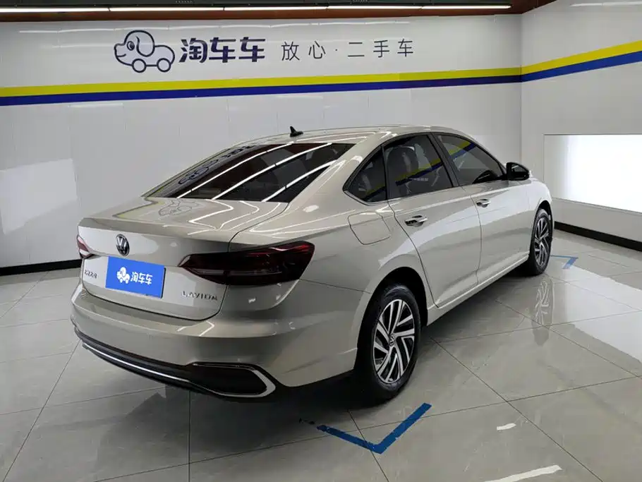 Volkswagen Lavida — миниатюра 3
