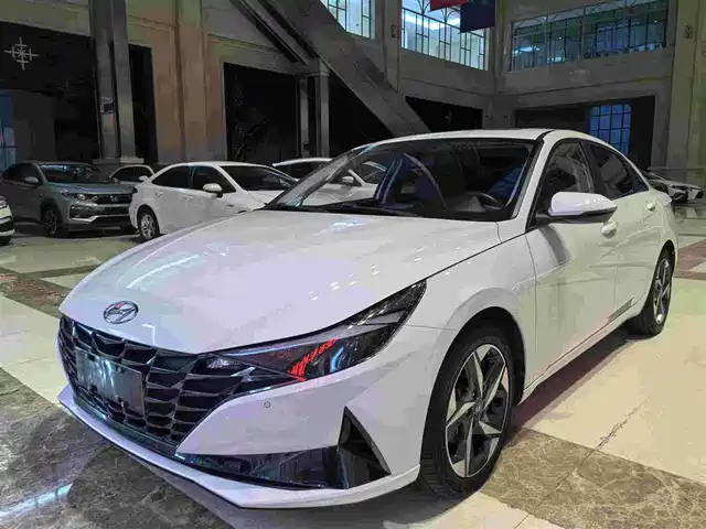 HYUNDAI ELANTRA