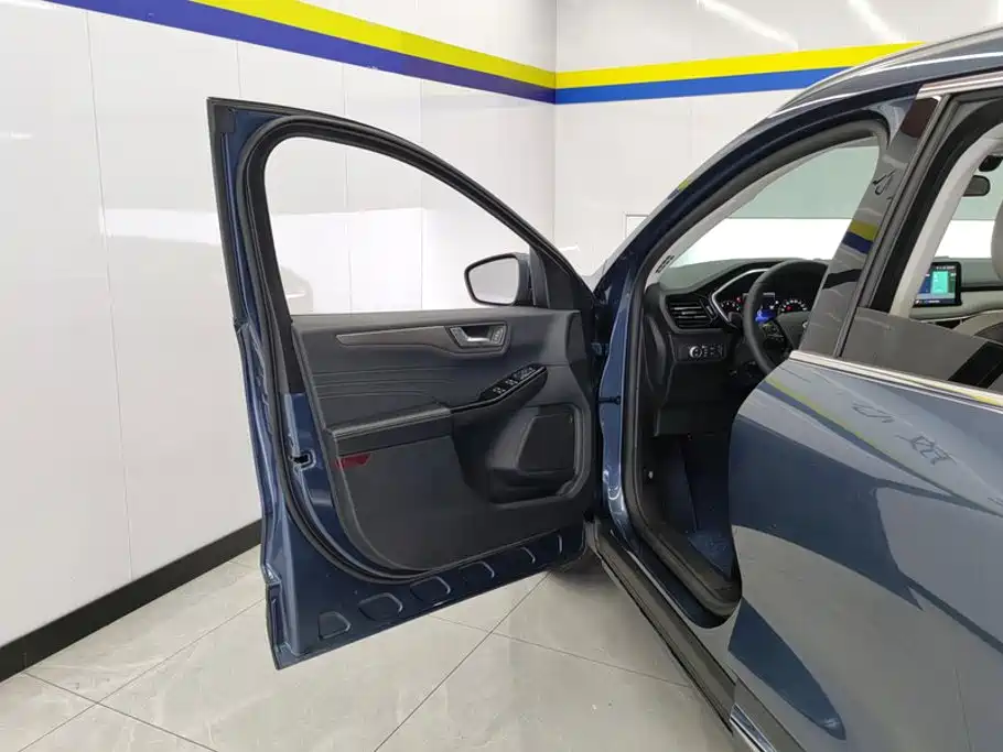 Ford Escape — миниатюра 7