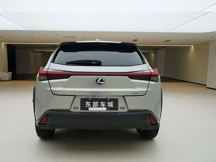 Lexus UX — миниатюра 3