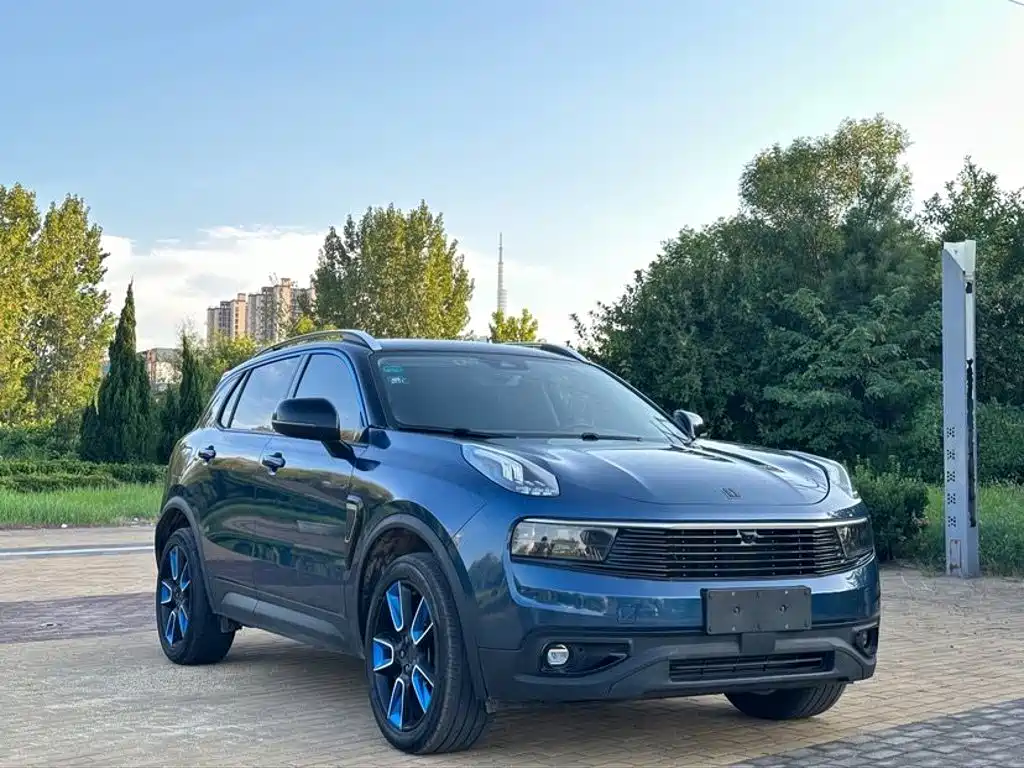 Lynk & Co 01 — миниатюра 3