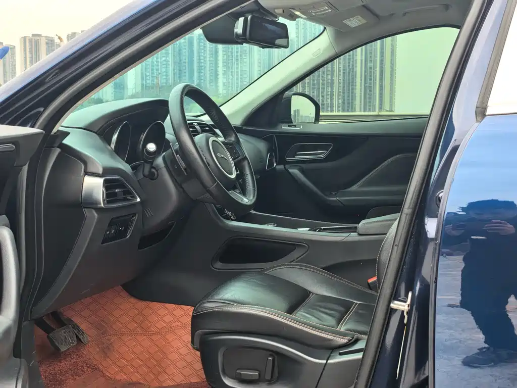 Jaguar F-Pace 2018 2.0T Premium