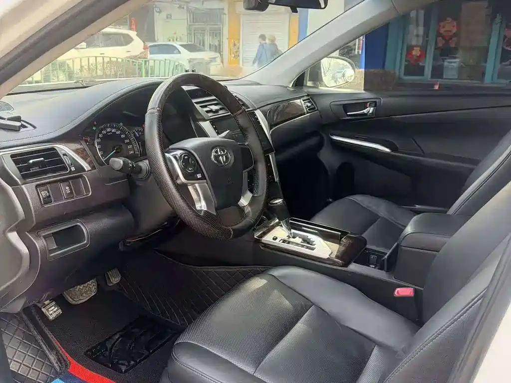 Toyota Camry — миниатюра 9