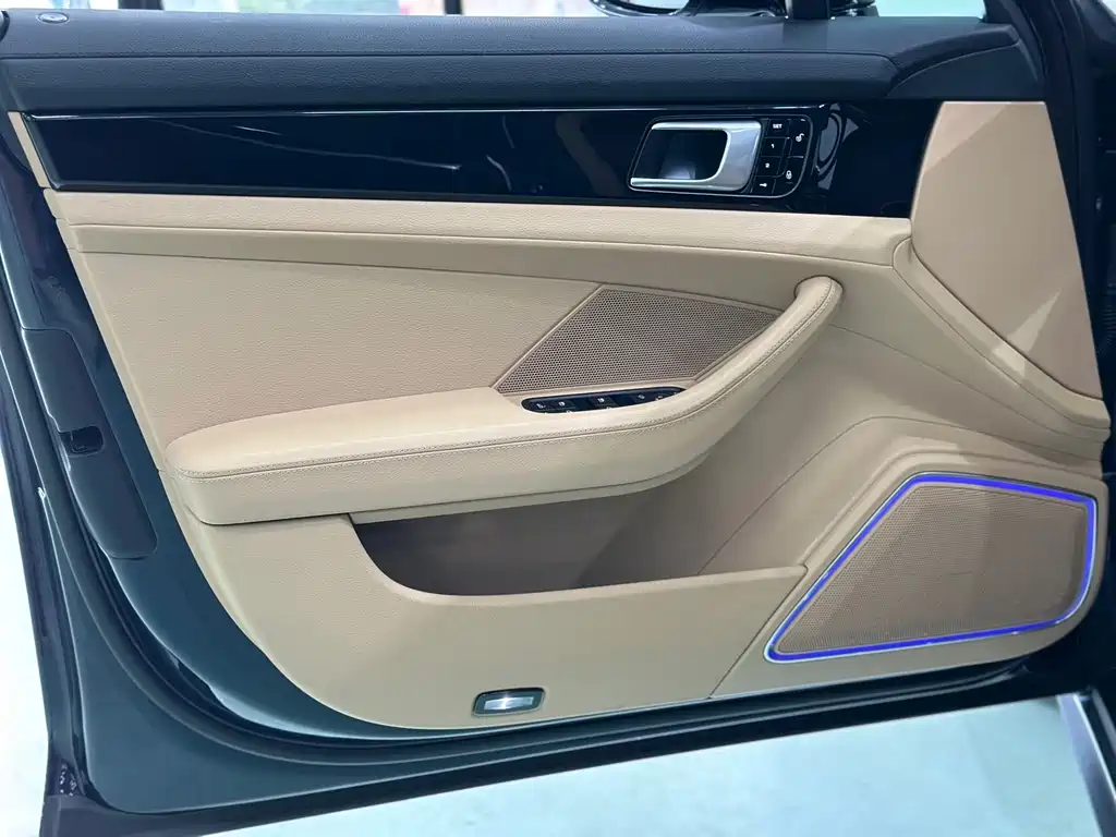 Porsche Panamera — миниатюра 13