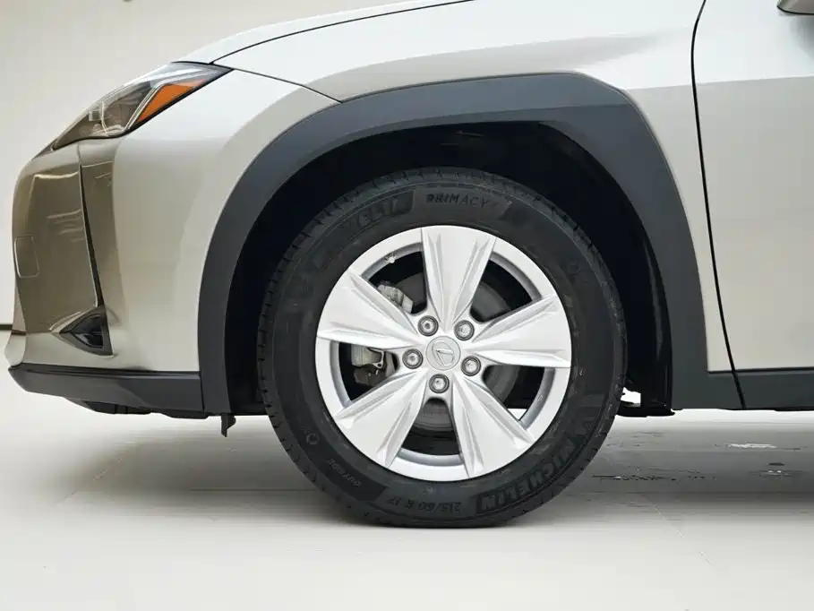 Lexus UX — миниатюра 13