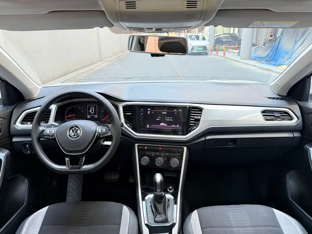 Volkswagen T-Roc — миниатюра 8