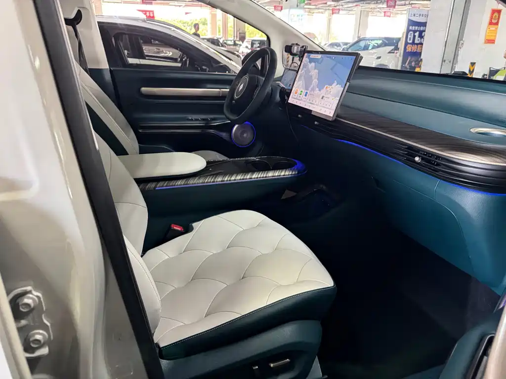 Baojun Yunduo — миниатюра 14