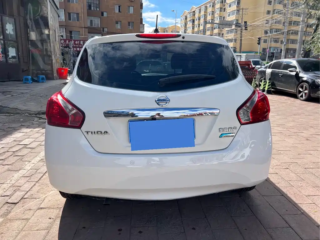 Nissan Tiida — миниатюра 6