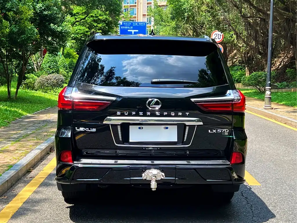 Lexus LX — миниатюра 18