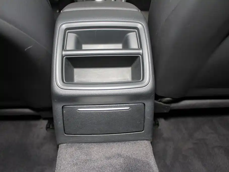 Audi A4L — миниатюра 10