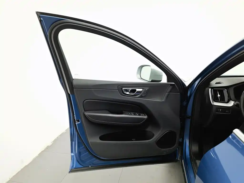 Volvo XC60 — миниатюра 8