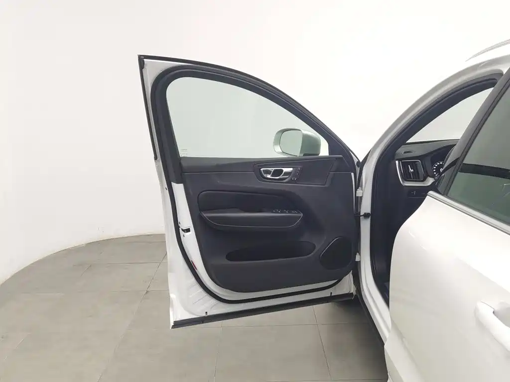 Volvo XC60 — миниатюра 8