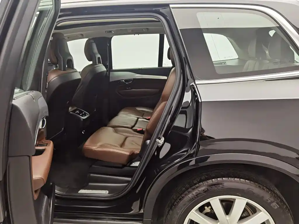 Volvo XC90 — миниатюра 15