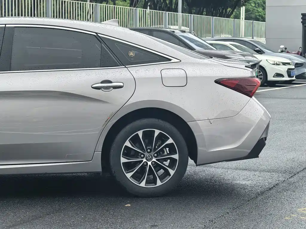 Toyota Avalon — миниатюра 6