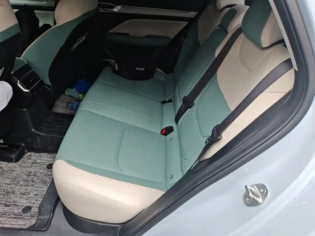 Geely L HiP — миниатюра 22