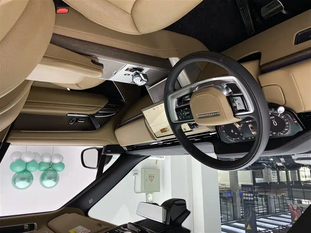 Land Rover Range Rover 2025 3.0 L6 400PS Long Wheelbase