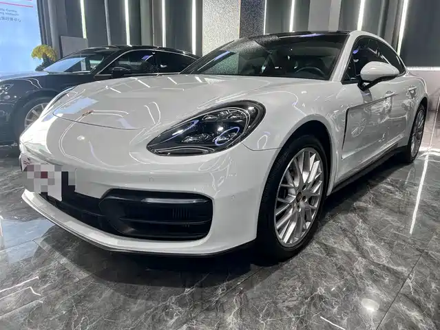 PORSCHE PANAMERA 2022