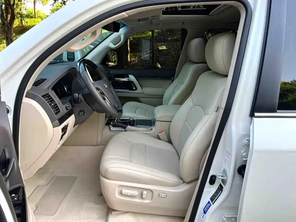 Toyota Land Cruiser 2019 5.7L VX-R