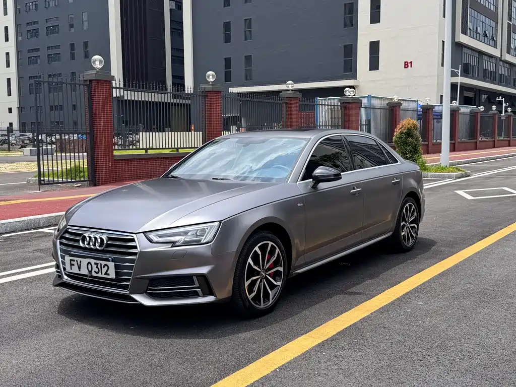 Audi A4L 2018 30 45 TFSI quattro Sport