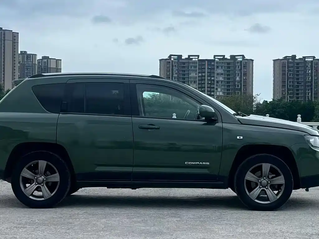 Jeep Compass (Import) Facelift 2.4L 4WD Comfort Edition, фото 4